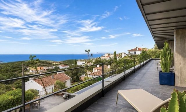 quinta-da-marinha-04-terraco-vista-mar-pt